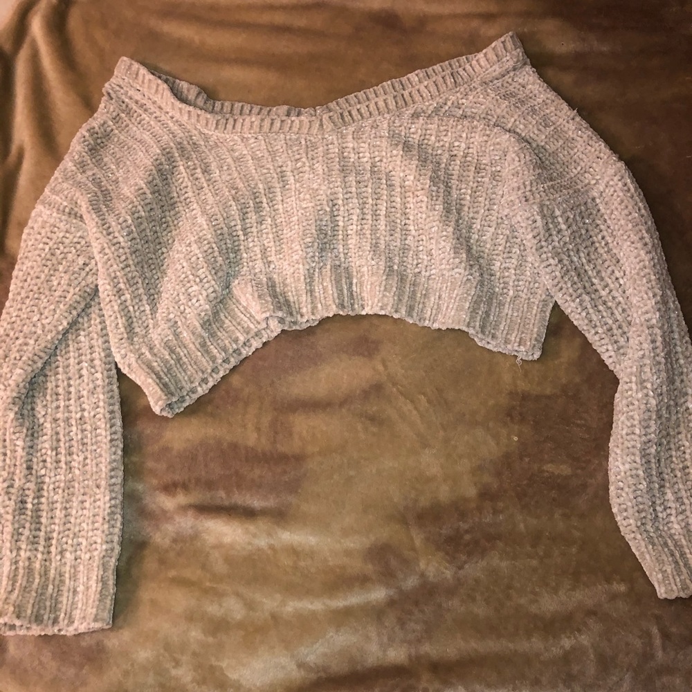 Stylish and comfortable crop top shirt or sweater